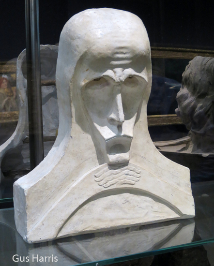 bg--Sculpture Head Man--_4351