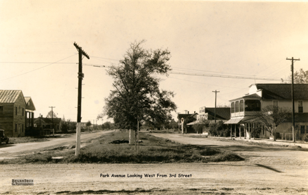 ParkAveLookingWestFrom3rdStreet