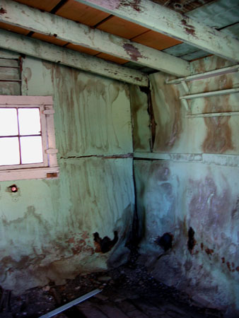 BGxruinedroomIMG_1019